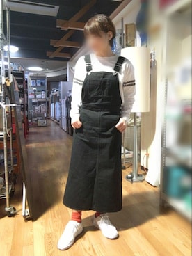 「カラーソックス」｜「アイテム（ジャンパースカート）」を使った、takamiさん（レディース・159cm）の春コーディネート