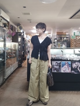 「AMERICAN HOLIC（アメリカンホリック）のアイテム（シャツ/ブラウス、ブラック系）」を使った、takamiさん（レディース・159cm）の夏コーディネート