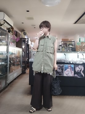 「AMERICAN HOLIC（アメリカンホリック）のノースリーブWポケットシャツ（シャツ/ブラウス、グリーン系）」を使った、takamiさん（レディース・159cm）の夏コーディネート