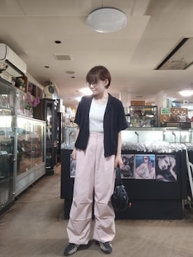「AMERICAN HOLIC（アメリカンホリック）のパラシュートパンツ（その他パンツ、ピンク系）」を使った、takamiさん（レディース・159cm）の夏コーディネート