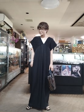 「Green　Parks（グリーンパークス）のシャーリングサロペット（サロペット/オーバーオール、ブラック系）」を使った、takamiさん（レディース・159cm）の夏コーディネート