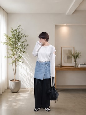 「DISCOAT（ディスコート）のアイテム（Tシャツ/カットソー）」を使った、takamiさん（レディース・159cm）の秋コーディネート