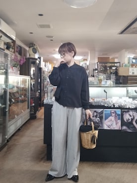 「LEPSIM（レプシィム）の調光ファッショングラス　451342（メガネ、グレー系）」を使った、takamiさん（レディース・159cm）の春コーディネート