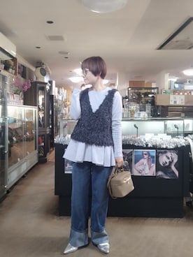 「AMERICAN HOLIC（アメリカンホリック）の【選べる丈】フェザーVネックベスト（ベスト、グレー系）」を使った、takamiさん（レディース・159cm）の春コーディネート