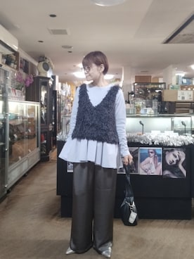 「AMERICAN HOLIC（アメリカンホリック）の【選べる丈】フェザーVネックベスト（ベスト、グレー系）」を使った、takamiさん（レディース・159cm）の春コーディネート