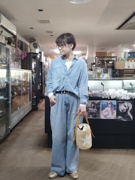 「AMERICAN HOLIC（アメリカンホリック）のアイテム（シャツ/ブラウス、ブルー系）」を使った、takamiさん（レディース・159cm）の春コーディネート