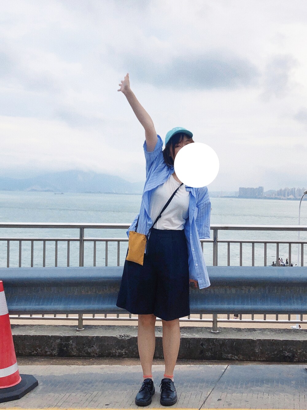 「ootd、夏、街头搭配、休闲、极简、基础款」｜「MUJI Laboのアイテム（ショルダーバッグ、イエロー系）」を使った、Tsukasayukariさん（レディース・163cm）の夏コーディネートの1枚目の写真