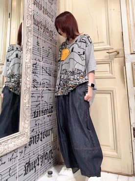 「gomme（ゴム）のバックタックＴ（Tシャツ/カットソー、グレー系）」を使った、gommeさん（レディース・170cm）の春コーディネート