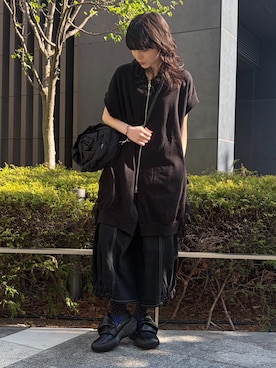 「gomme（ゴム）のフラワーショルダーバッグ（ショルダーバッグ、ブラック系）」を使った、gommeさん（レディース・170cm）の春コーディネート