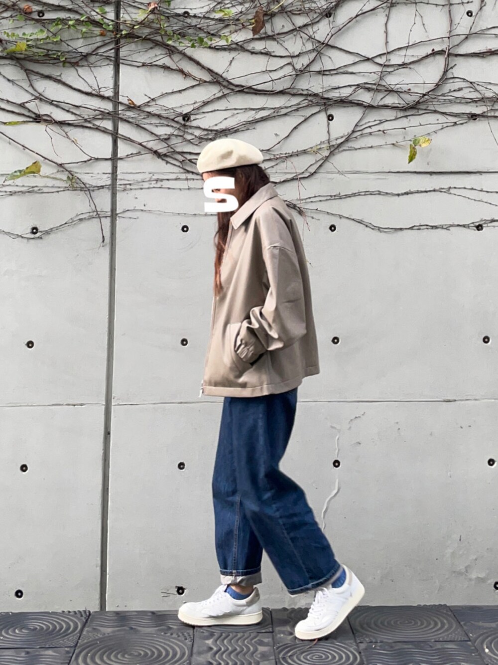 「ootd、街頭穿搭、球鞋、GU、niko and…、New Balance、ct400pla」｜「niko and...の[niko and ...JEANS 2021SS]NEWテーパードアンクルデニム（デニムパンツ、ホワイト系）」を使った、Luke&Stopnessさん（レディース・161cm）の冬コーディネートの1枚目の写真