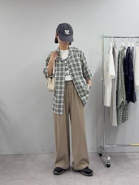 「CIAOPANIC TYPY（チャオパニックティピー）の【とにかくトリコ/5サイズ展開】とろみイージーパンツ（スラックス、ベージュ系）」を使った、yumiさん（レディース・165cm）の春コーディネート