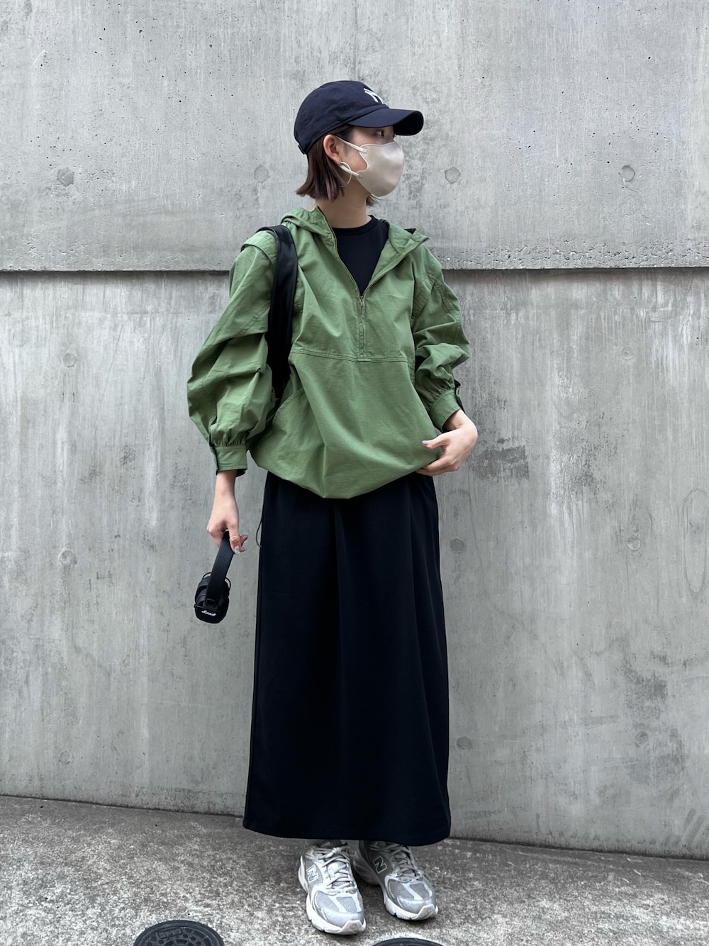 「オトナカジュアル、春服コーデ、カジュアルコーデ、アノラック、CIAOPANIC TYPY、franklinclimbing、Retreat、高身長コーデ、骨格ナチュラル、プチプラコーデ、キャップ、ワンピース、スニーカー、シンプルコーデ、レイヤードスタイル」｜「CIAOPANIC TYPYの【2WAY】ミリタリーアノラック（ブルゾン、グリーン系）」を使った、yumiさん（骨格ナチュラル・レディース・165cm）の冬コーディネートの1枚目の写真