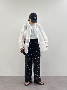 「CIAOPANIC TYPY（チャオパニックティピー）の【3サイズ展開】楊柳花柄刺繍イージーパンツ（その他パンツ、ブラック系）」を使った、yumiさん（レディース・165cm）の春コーディネート
