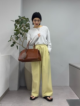 「CIAOPANIC TYPY（チャオパニックティピー）の【yomo企画】ハラコポーチ付きボストンBAG（トートバッグ、イエロー系）」を使った、yumiさん（レディース・165cm）の春コーディネート