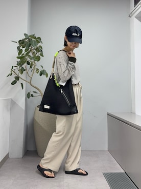 「CIAOPANIC TYPY（チャオパニックティピー）の:マルチウェイ配色メッシュトライアングルバッグ（ショルダーバッグ、ブラック系）」を使った、yumiさん（レディース・165cm）の春コーディネート