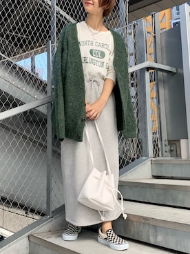 「モヘアカーディガン」｜「アイテム（スウェット）」を使った、yumiさん（レディース・165cm）の秋コーディネート
