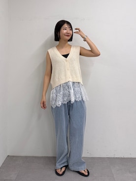 「CIAOPANIC TYPY（チャオパニックティピー）の【前後2WAY】裾レースメランジベスト（ベスト、ホワイト系）」を使った、yumiさん（レディース・165cm）の春コーディネート