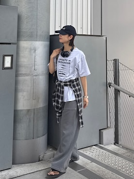 「CIAOPANIC TYPY（チャオパニックティピー）の【UNISEX】【WEB限定】宇宙人プリントTシャツ（Tシャツ/カットソー、グレー系）」を使った、yumiさん（レディース・165cm）の春コーディネート