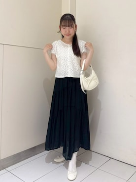 「flower（フラワー）のブリージーティアードスカート（スカート、ブラック系）」を使った、flowerさん（レディース・164cm）の夏コーディネート