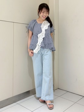 「flower（フラワー）のグラッドバギーパンツ（デニムパンツ、ブルー系）」を使った、flowerさん（レディース・160cm）の春コーディネート