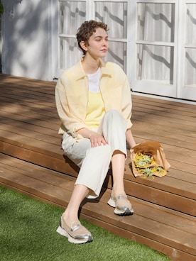 「Minnetonka（ミネトンカ）のアイテム（ローファー、ゴールド系）」を使った、MINNETONKAONLINESHOPさん（レディース・160cm）の春コーディネート