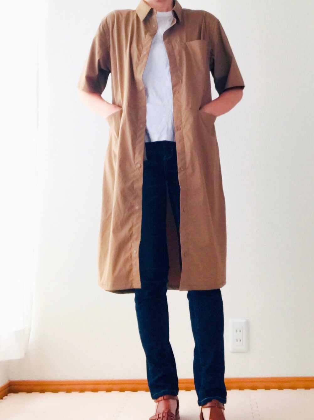 「雨の日コーデ、雨の日、雨の日スタイル、キャンプ、キャンプスタイル」｜「SOMETHINGのアイテム（デニムパンツ、ブルー系）」を使った、涼さん（レディース・158cm）の夏コーディネートの1枚目の写真