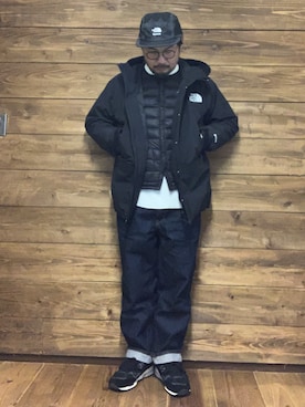 「アイテム（ナイロンジャケット、ブラック系）」を使った、ISOPさん（メンズ・170cm）の冬コーディネート