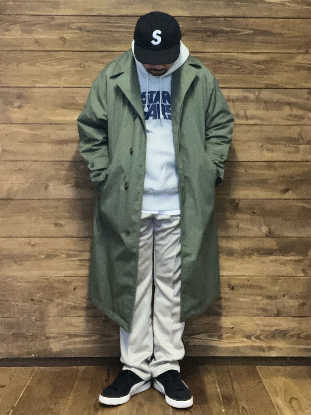 THE NORTH FACE PURPLE LABELのトレンチコートを使ったメンズ人気