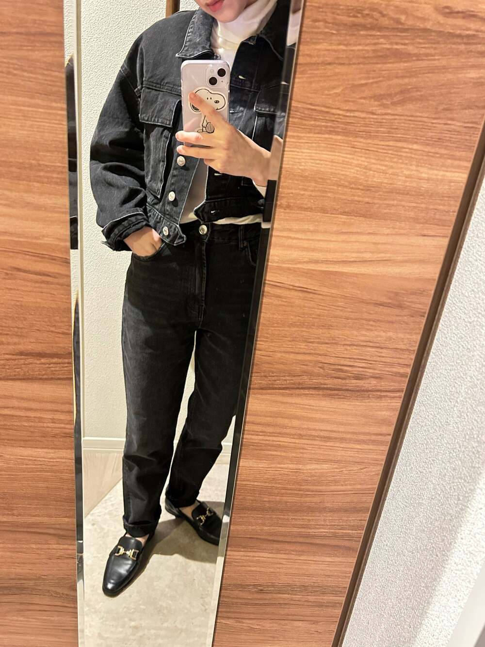 「春服デビュー宣言、デニムパンツ、デニムジャケット、セットアップ、春服コーデ、ブラックデニム、ローファー、シンプルコーデ、カジュアルコーデ」｜「ZARAのアイテム（デニムジャケット、ブラック系）」を使った、mikittyさん（レディース・160cm）の春コーディネートの1枚目の写真