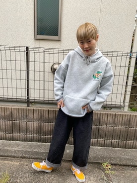 「DEVICE（デバイス）のアイテム（パーカー）」を使った、鈴石 風さん（レディース・155cm）の春コーディネート