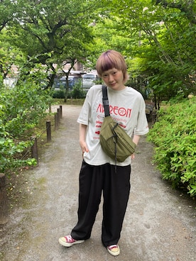 「アイテム（ボディバッグ/ウエストポーチ、グリーン系）」を使った、鈴石 風さん（レディース・156cm）の春コーディネート