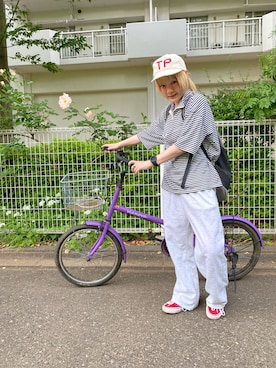「THEATRE PRODUCTS（シアタープロダクツ）のイニシャルキャップ（キャップ、ホワイト系）」を使った、鈴石 風さん（レディース・156cm）の春コーディネート