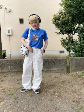 「usedのアイテム（Tシャツ/カットソー、ブルー系）」を使った、鈴石 風さん（レディース・156cm）の春コーディネート