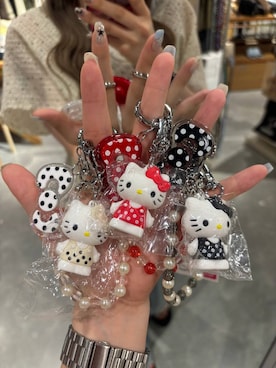 「LOWRYS FARM（ローリーズファーム）の【HELLO KITTY】DOTPVCキーチャーム 759892 /GOODS（キーホルダー、レッド系）」を使った、kahooo59さん（レディース・158cm）の夏コーディネート