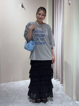 「LOWRYS FARM（ローリーズファーム）のメランジロゴTEE　1048840（Tシャツ/カットソー、グレー系）」を使った、kahooo59さん（レディース・158cm）の夏コーディネート