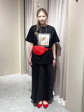 「LOWRYS FARM（ローリーズファーム）のストレッチサテンスカート　 290120（スカート、ブラック系）」を使った、kahooo59さん（レディース・158cm）の春コーディネート