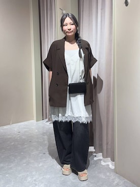 「LOWRYS FARM（ローリーズファーム）のワイドストレートデニムパンツ　607883（デニムパンツ、ブラック系）」を使った、kahooo59さん（レディース・158cm）の春コーディネート