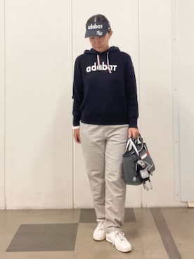 「adabat（アダバット）の【ADABAT NAVY】ニットフーディー（ニット/セーター、ブルー系）」を使った、村田　恵さん（レディース・160cm）の秋コーディネート