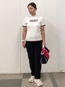 「adabat（アダバット）の【ADABAT NAVY】フロントロゴワイドリブモックニット（ニット/セーター、ホワイト系）」を使った、村田　恵さん（レディース・160cm）の夏コーディネート