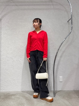 「KBF（ケイビーエフ）のランダムRIBフーディー（パーカー、レッド系）」を使った、みづきさん（レディース・163cm）の秋コーディネート
