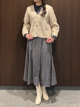 「WALDO（ウォルド）のウエストゴムカラーデニムフレアスカート（裙子、グレー系）」を使った、WALDOさん（レディース・172cm）の秋コーディネート