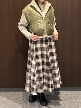 「WALDO（ウォルド）のウエストリブ付きモールチェックフレアスカート（裙子、ホワイト系）」を使った、WALDOさん（レディース・172cm）の秋コーディネート