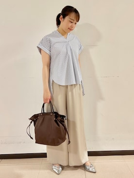 「UNTITLED（アンタイトル）の【多機能付き】バックプリーツデザインブラウス（シャツ/ブラウス、ブルー系）」を使った、rioさん（レディース）の夏コーディネート