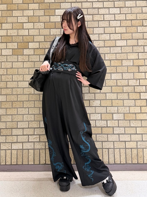 蛇×蓮刺繍ワイドパンツ（その他パンツ）｜REZEN（リゼン）の