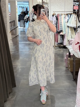 「axes femme（アクシーズファム）のフラワー柄ハイウエストＯＰ（ワンピース、ホワイト系）」を使った、みっちゃんさん（レディース・155cm）の春コーディネート