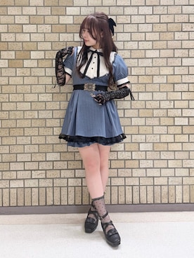 「NIBBLE POISON（ニブルポイズン）のツインズアリスセットアップ（ワンピース、ブルー系）」を使った、みっちゃんさん（レディース・155cm）の夏コーディネート