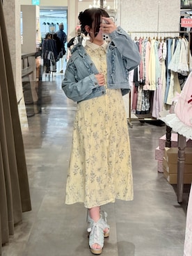 「axes femme（アクシーズファム）のフラワー柄ハイウエストＯＰ（ワンピース、イエロー系）」を使った、みっちゃんさん（レディース・155cm）の春コーディネート