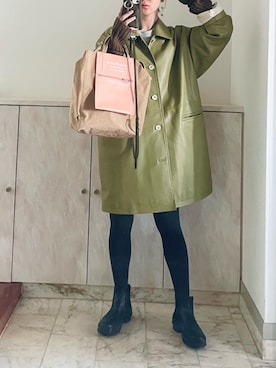 「Acne Studios（アクネストゥディオズ）のアイテム（ハンドバッグ）」を使った、izuminさん（レディース・162cm）の冬コーディネート