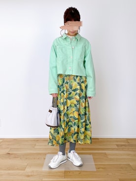 「アイテム（デニムジャケット、グリーン系）」を使った、aki*さん（レディース・162cm）の春コーディネート