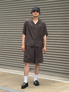 「WISM（ウィズム）のアイテム」を使った、OKAKUさん（メンズ・177cm）の夏コーディネート